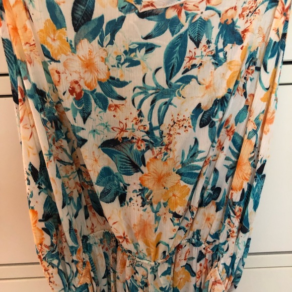 Hawaiian floral romper - Picture 1 of 2